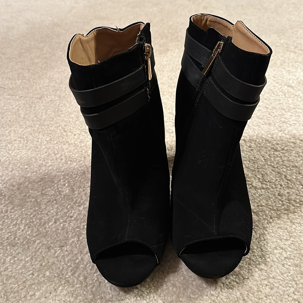 Heeled bootie - Picture 3 of 7